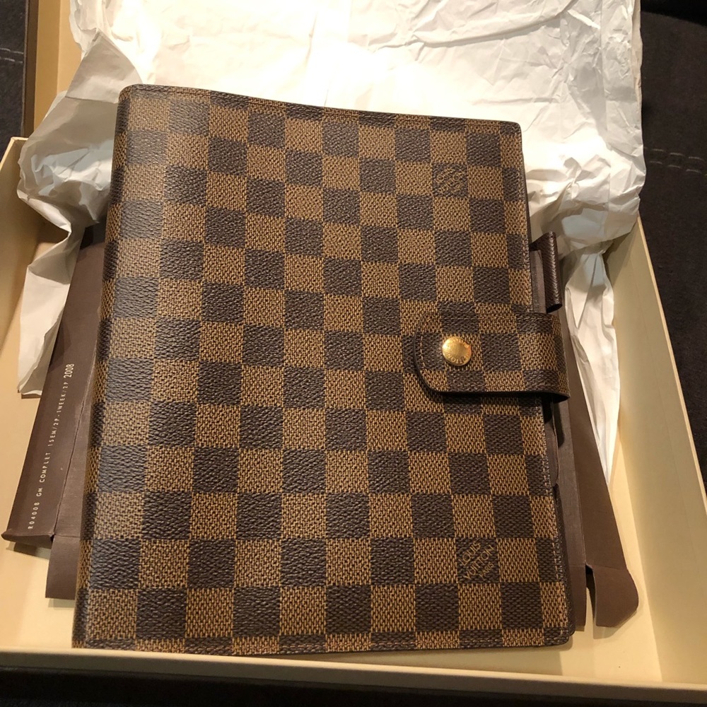 Louis Vuitton: Large Ring Agenda Cover